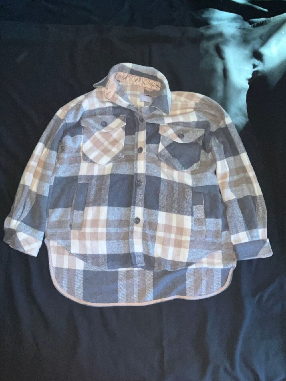 SO Womens Plaid Button-Up Shirt Small Beige/Gray Long Sleeve With Front Pockets